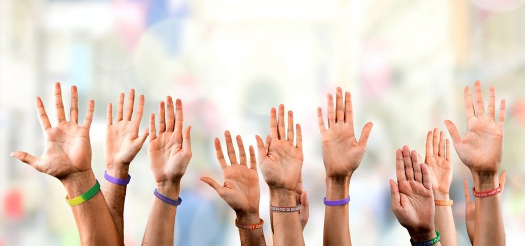 nhận in vòng tay cao su theo yêu cầu