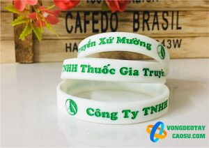 vòng tay cao su giá rẻ