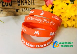 vòng đeo tay cao su