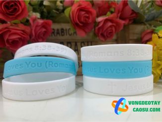 vòng tay cao su dập chìm không đổ màu