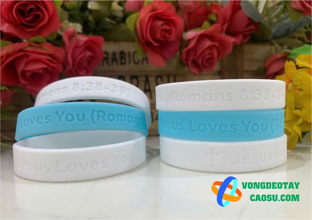 vòng tay cao su dập chìm không đổ màu