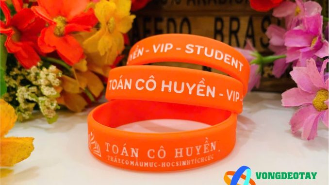 vòng tay cao su toán cô huyền